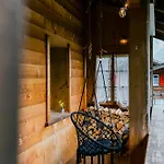 Mountain View Near Brienz With Hot Tub & Free Parking Lejlighed *