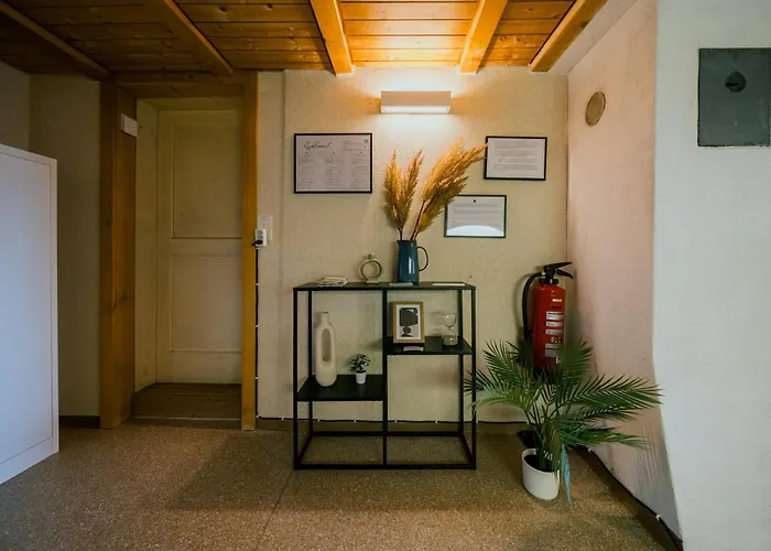 Mountain View Near Brienz With Hot Tub & Free Parking 公寓