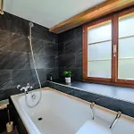 Mountain View Near Brienz With Hot Tub & Free Parking