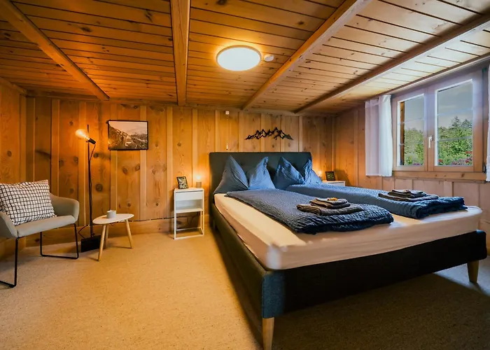 Mountain View Near Brienz With Hot Tub & Free Parking Lejlighed